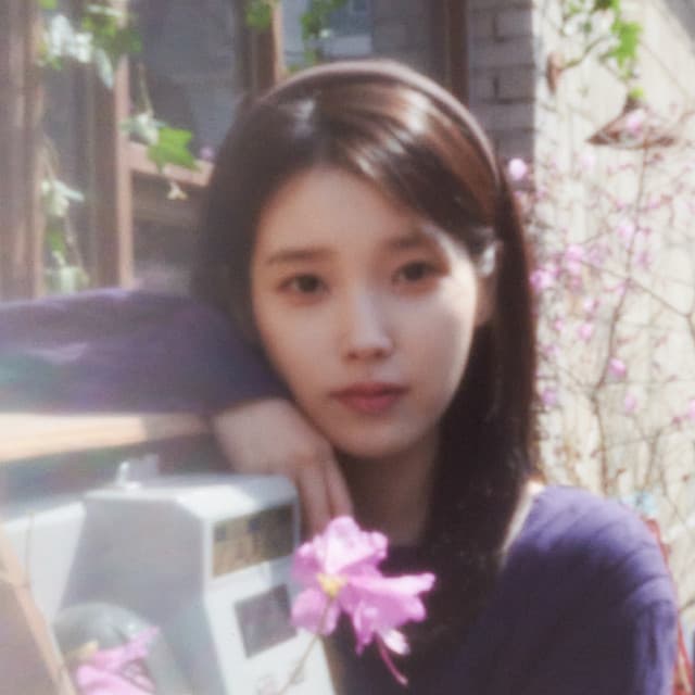 IU Photo
